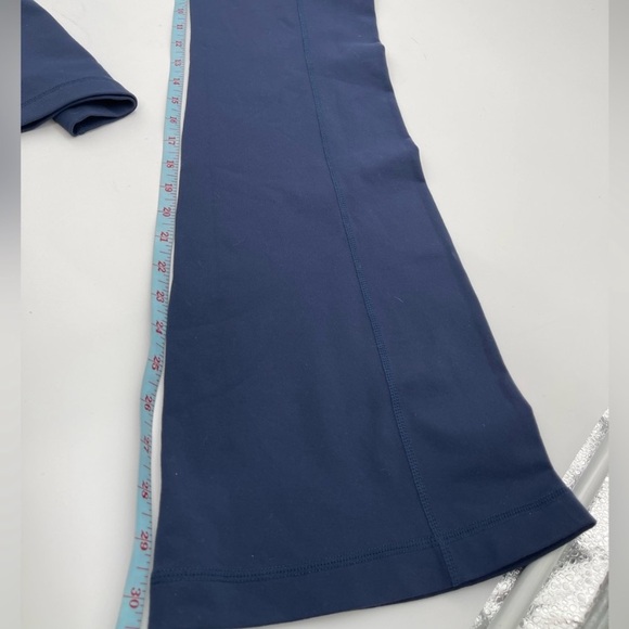 Lululemon hooked my eye flare leggings - Picture 6 of 8